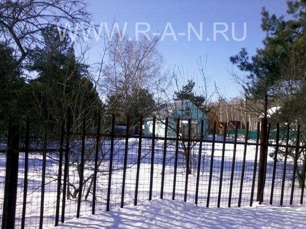 Участок полностью освоен и огорожен